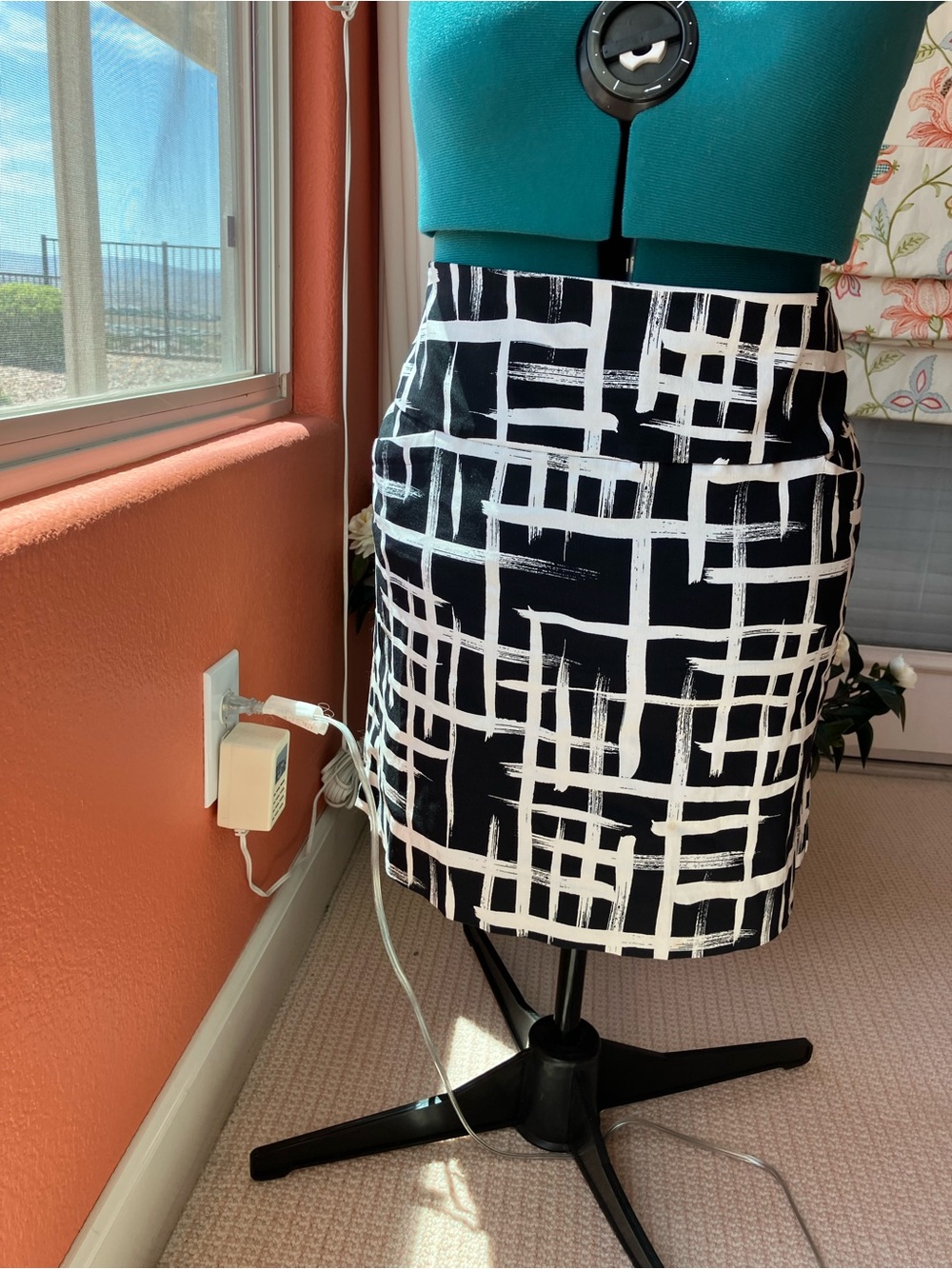 S.C. & Co. Black & White Grid-Print Mini Skirt XXL - Picture 4 of 10